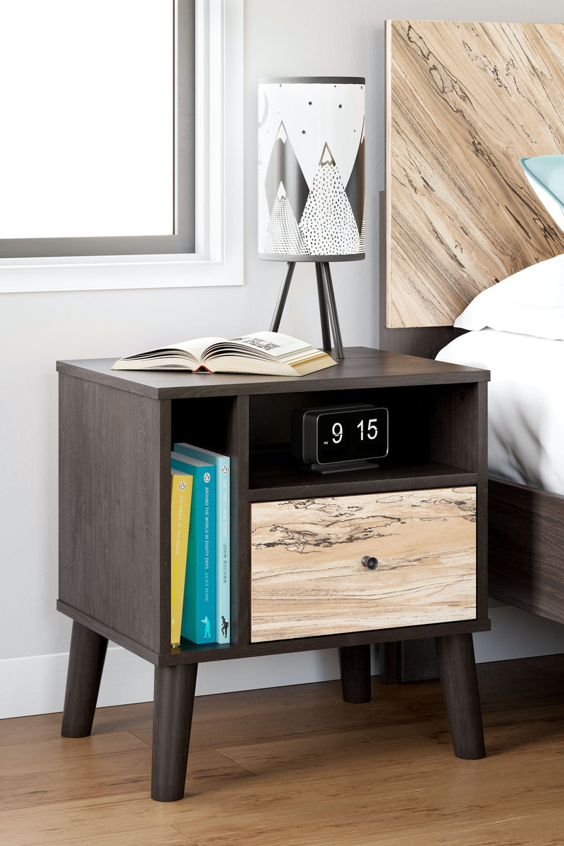 Piperton - Brown / Black - One Drawer Night Stand-Washburn's Home Furnishings